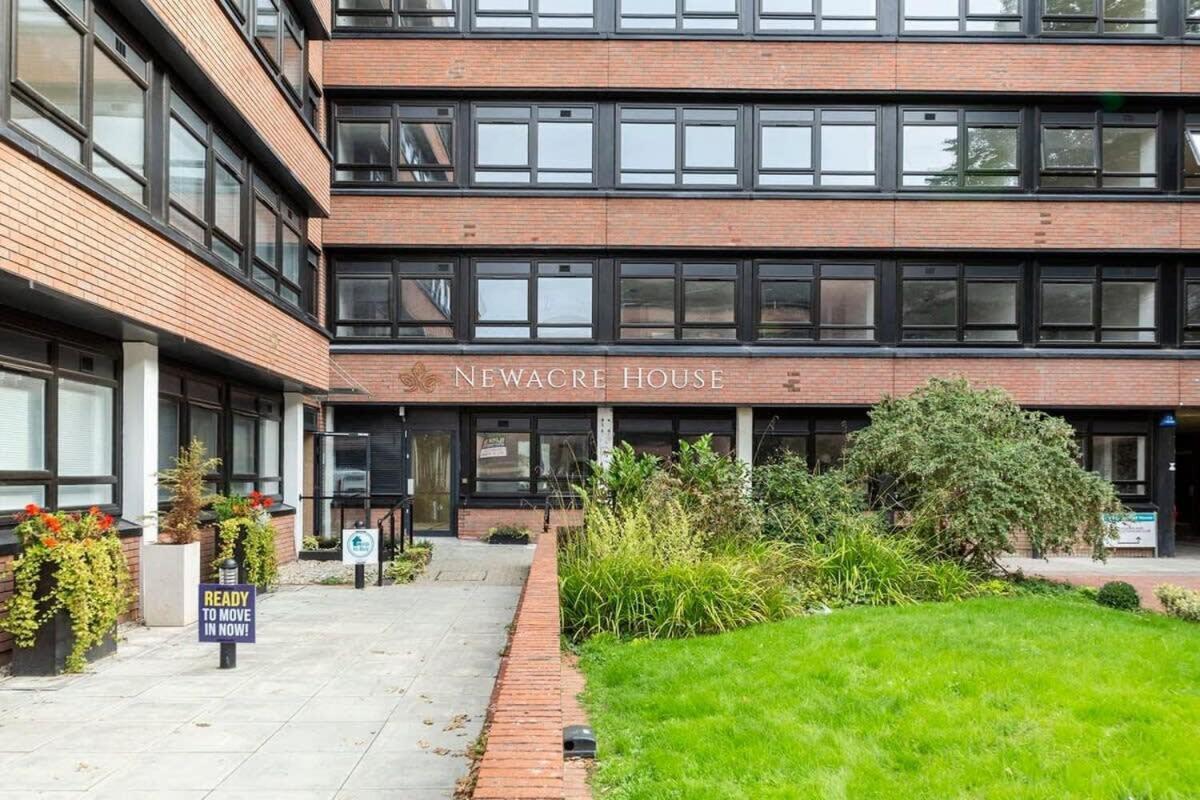 Bright Contemporary Studio In East Grinstead Eksteriør billede